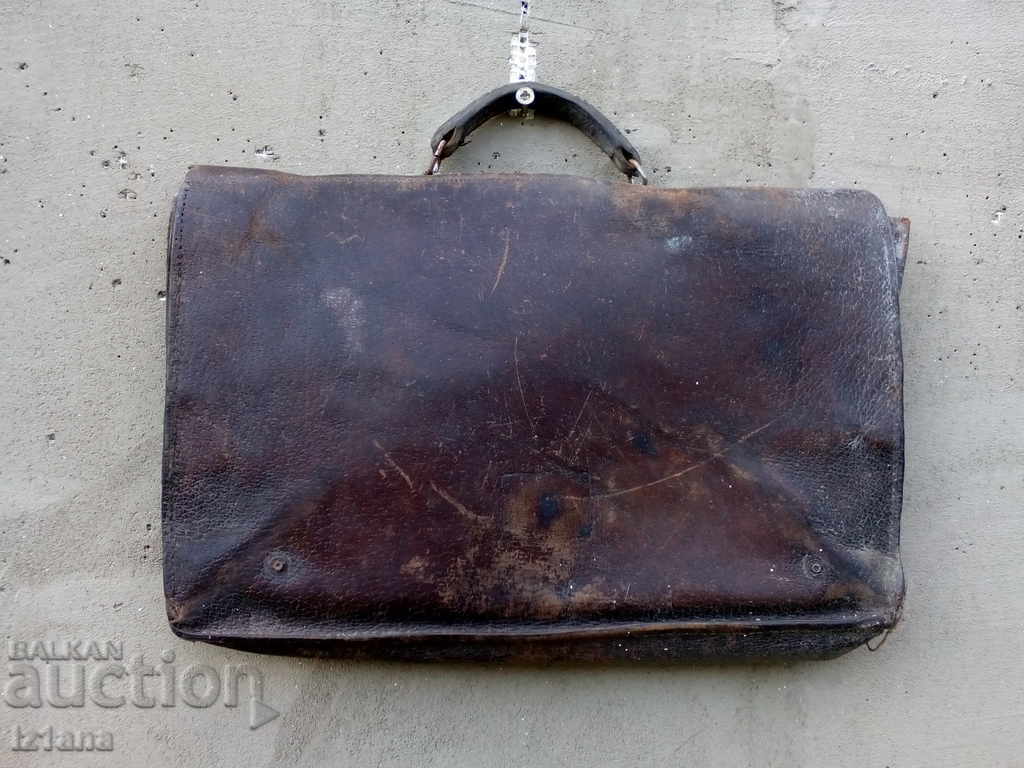 Старинна кожена чанта с цена 22.00 лв. | € 11.25 Старинна кожена чанта с цена 22.00 лв. | € 11.25