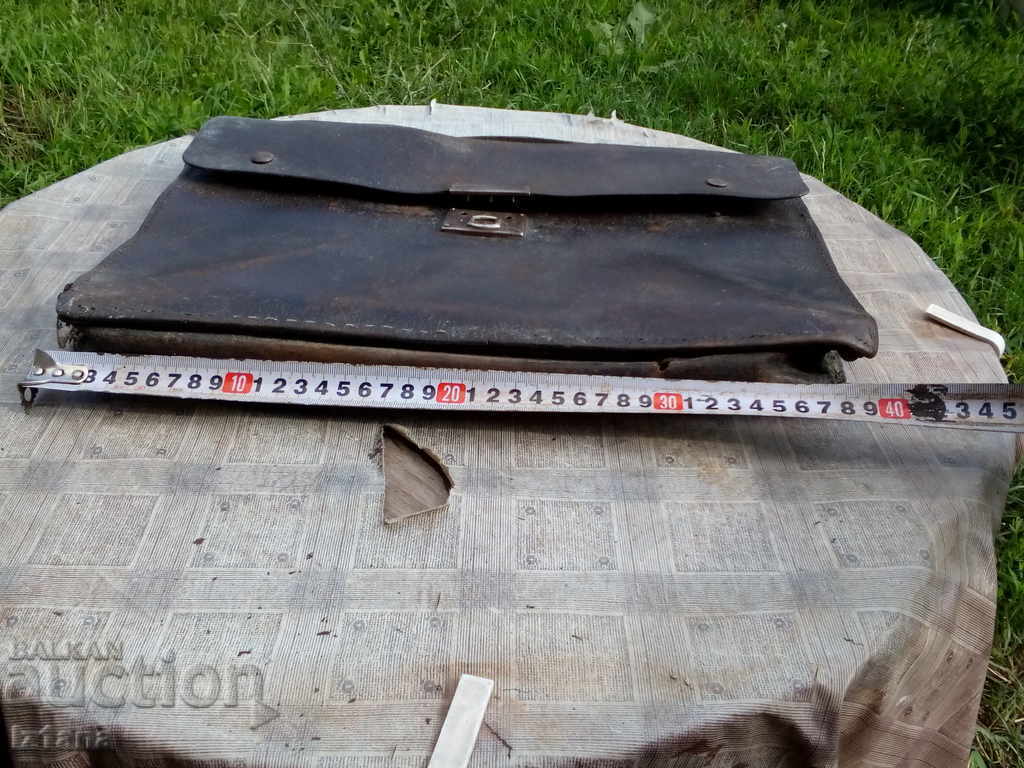 Доставка на Старинна кожена чанта Доставка на Старинна кожена чанта