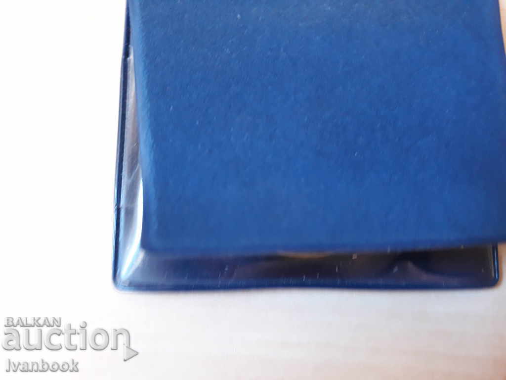 Delivery of Author plaque - plastic - polished brass Delivery of Author plaque - plastic - polished brass