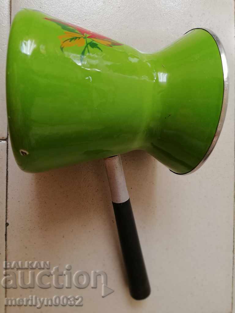 Jeze enameled pot with enamel with price 32.00 BGN | € 16.36