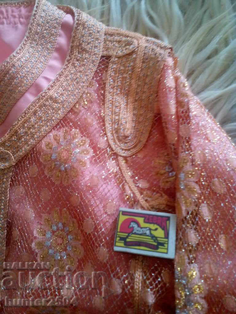 Auction  Petticoat, silk/The Little Bride-Bollywood/size 38-48, 117 buttons.