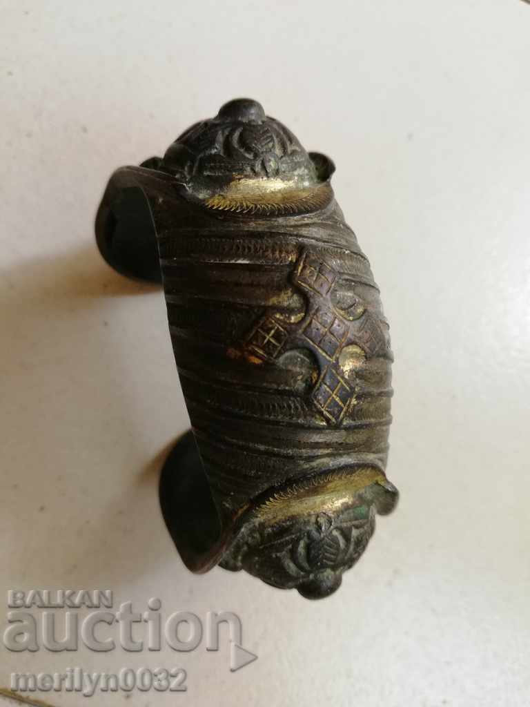 Auction Revival bracelet slingshot jewelry bijou sachan Auction Revival bracelet slingshot jewelry bijou sachan