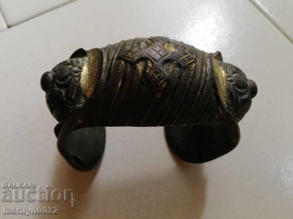 Revival bracelet slingshot jewelry bijou sachan Revival bracelet slingshot jewelry bijou sachan