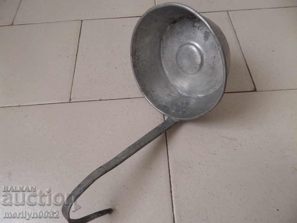 Delivery of Old copper ladle, pan, copper, copper pot, pit