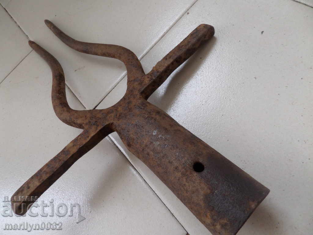 Auction Old twin forged, villa, wrought iron Auction Old twin forged, villa, wrought iron