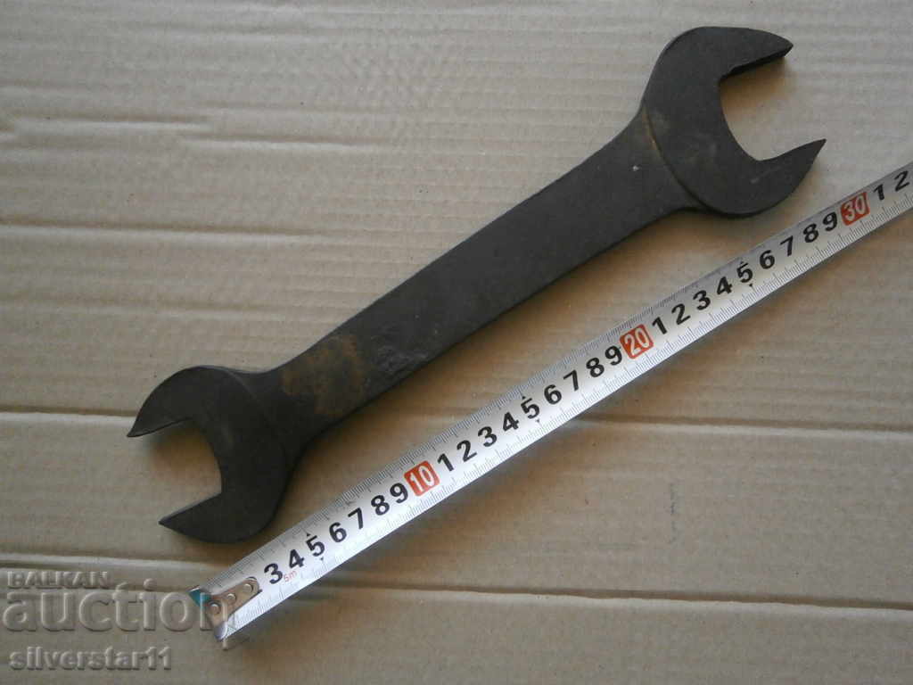 Delivery of Vintage WW2 WWII Huge Key