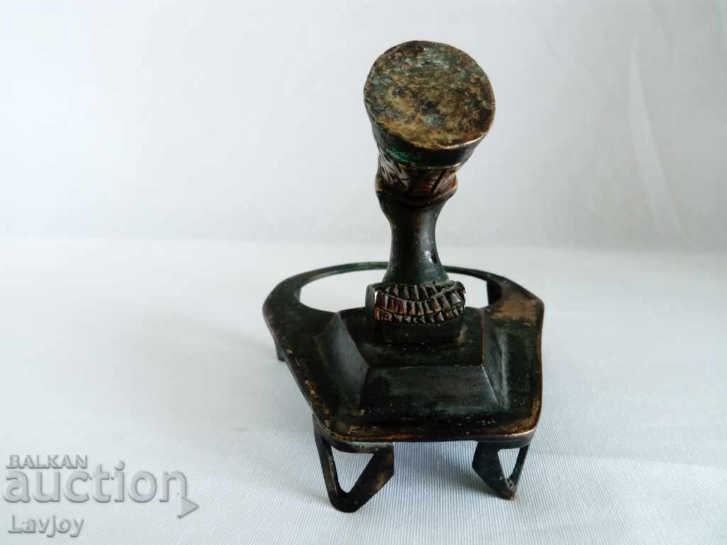 Auction Nefertiti Inkwell Auction Nefertiti Inkwell