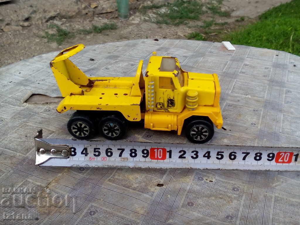 Аукцион Старо метално камионче Аукцион Старо метално камионче