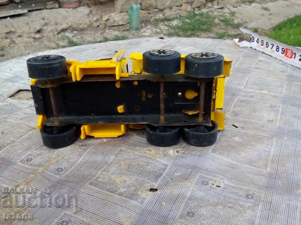 Старо метално камионче - 6 Старо метално камионче - 6