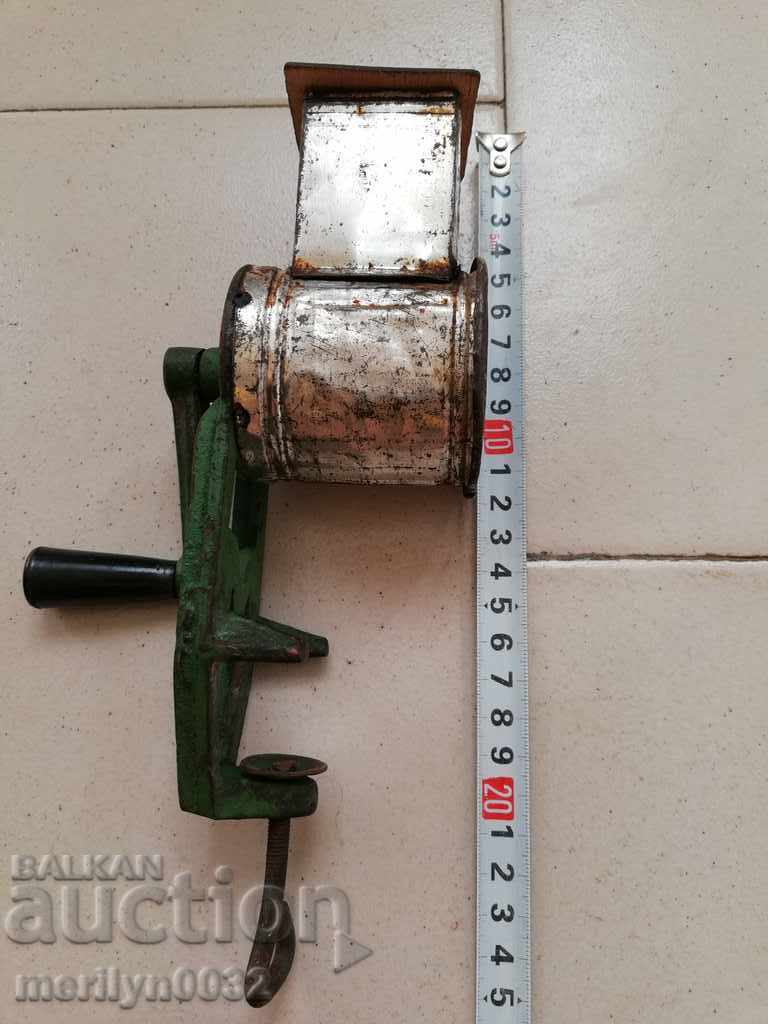 Machine for grinding fruit nuts, grinder, mill, salt - 6 Machine for grinding fruit nuts, grinder, mill, salt - 6