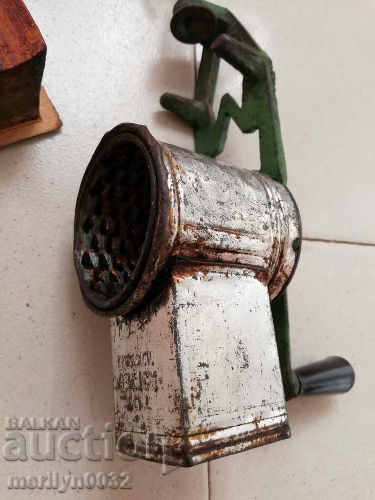 Machine for grinding fruit nuts, grinder, mill, salt - 7 Machine for grinding fruit nuts, grinder, mill, salt - 7