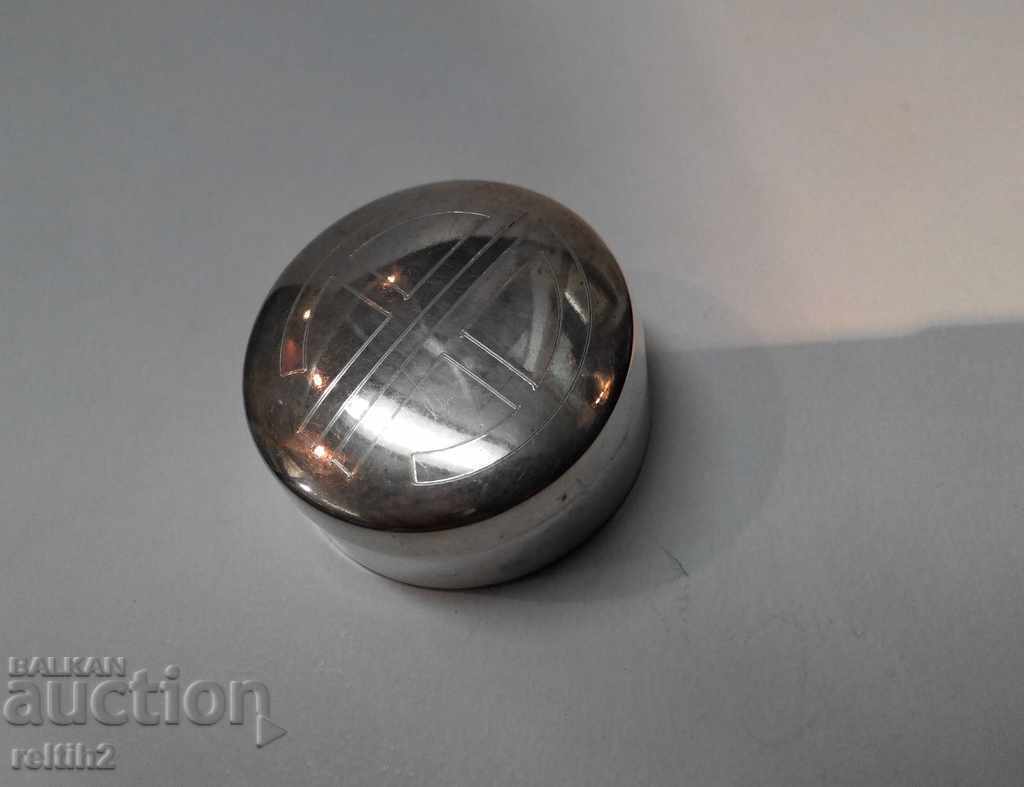 Auction Silver pill box Auction Silver pill box