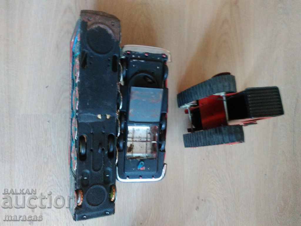 Auction Lot of old metal toys Auction Lot of old metal toys