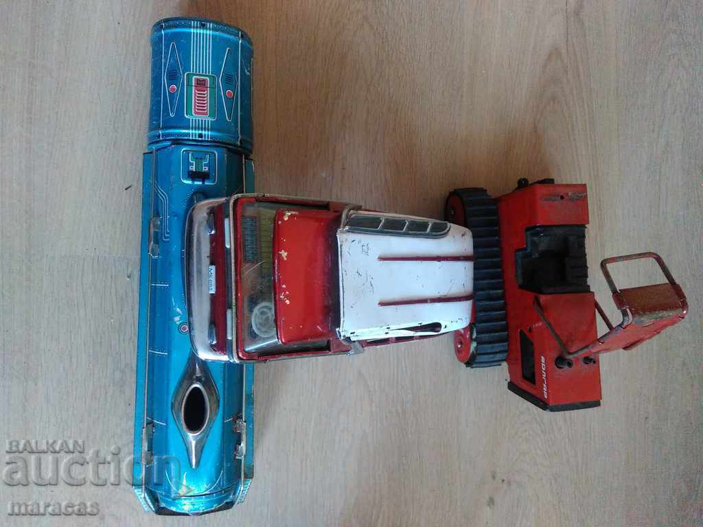 Delivery of Lot of old metal toys Delivery of Lot of old metal toys