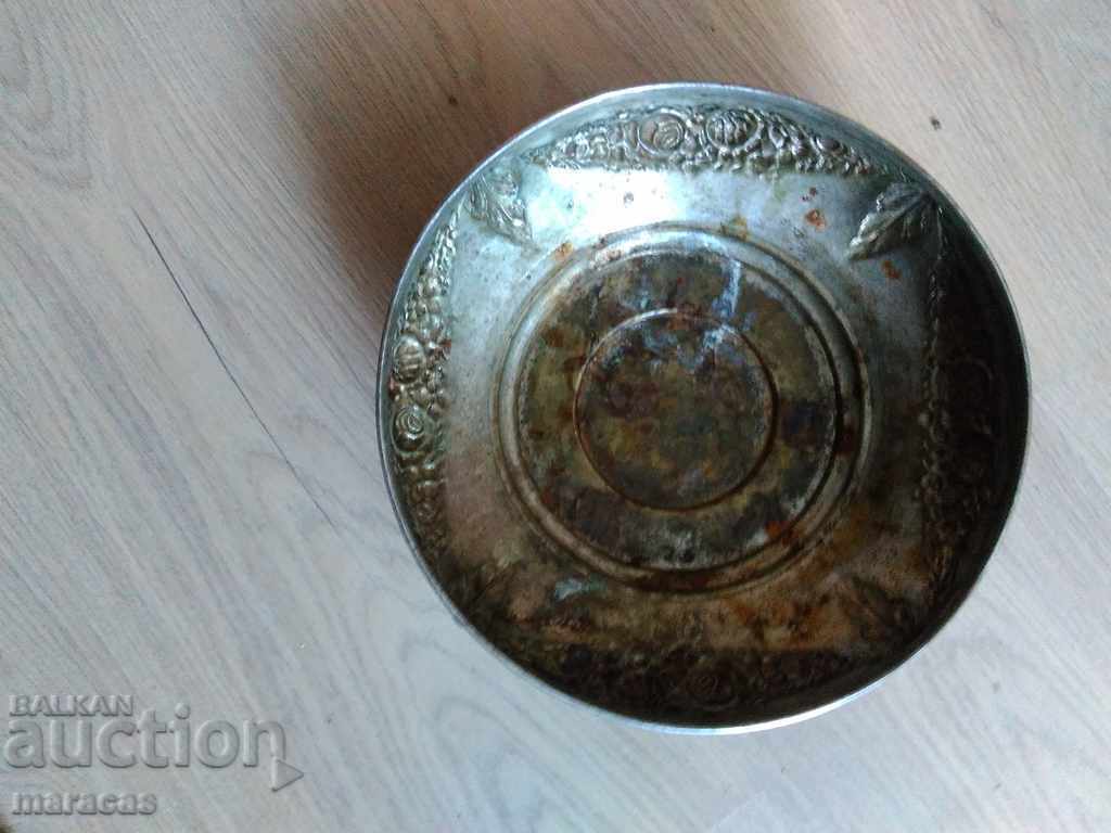 Oală veche de alamă Oală veche de alamă