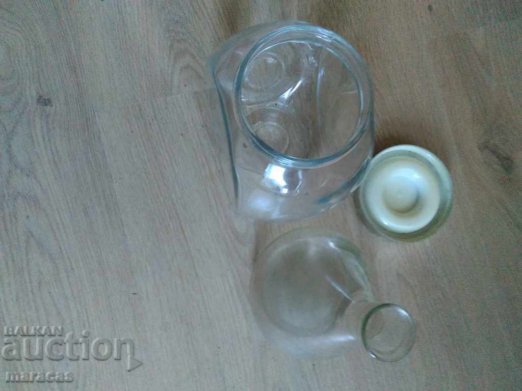 Γυάλινα βάζα και μπουκάλι χημικών με τιμή 12.00 BGN | € 6.14 Γυάλινα βάζα και μπουκάλι χημικών με τιμή 12.00 BGN | € 6.14