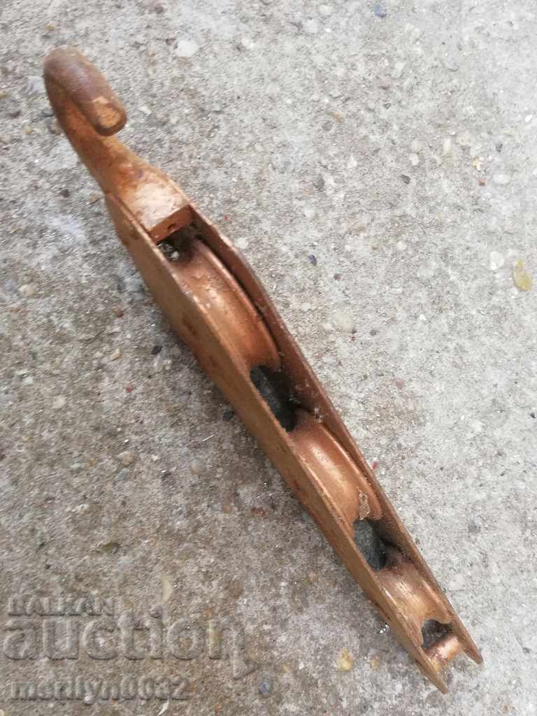 Old rollers forged rolls polystyrene forged iron with price 32.00 BGN | € 16.36 Old rollers forged rolls polystyrene forged iron with price 32.00 BGN | € 16.36