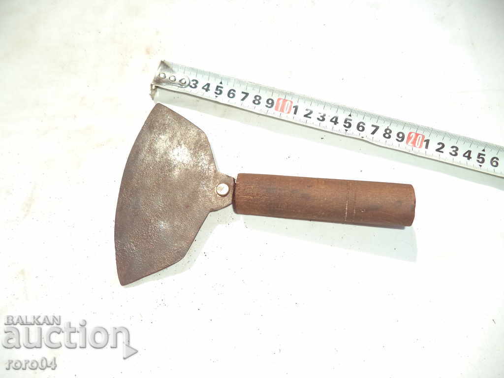 OLD HANDMADE CROWN SARAH / FURNITURE with price 19.00 BGN | € 9.71 OLD HANDMADE CROWN SARAH / FURNITURE with price 19.00 BGN | € 9.71