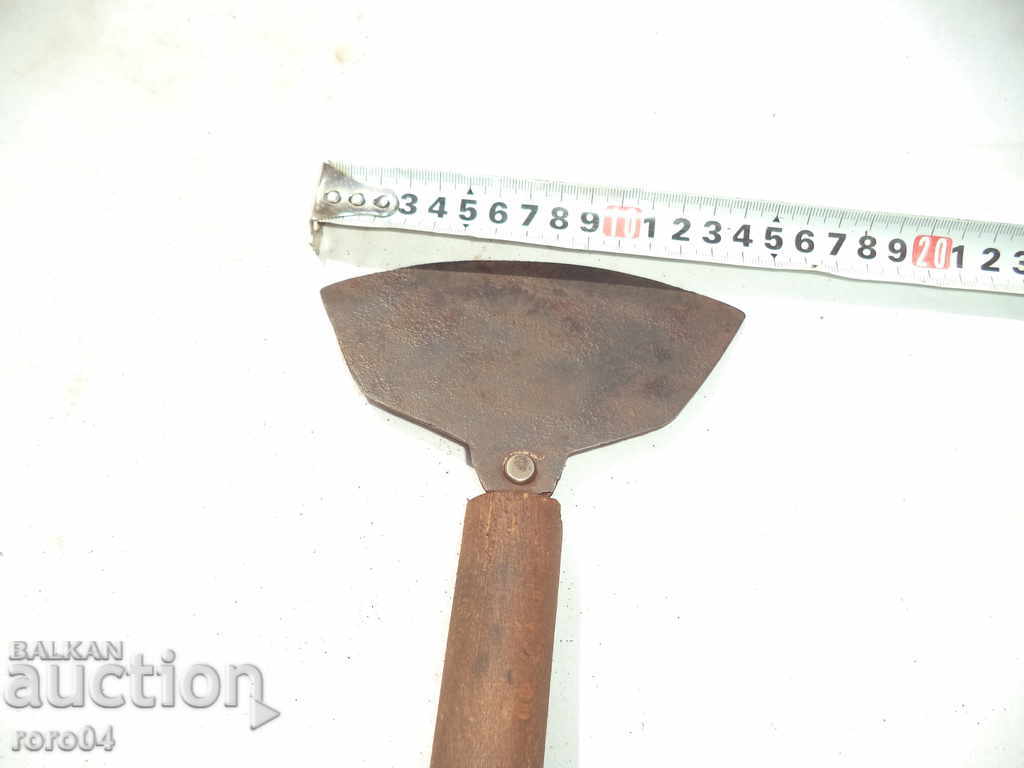 Auction OLD HANDMADE CROWN SARAH / FURNITURE Auction OLD HANDMADE CROWN SARAH / FURNITURE