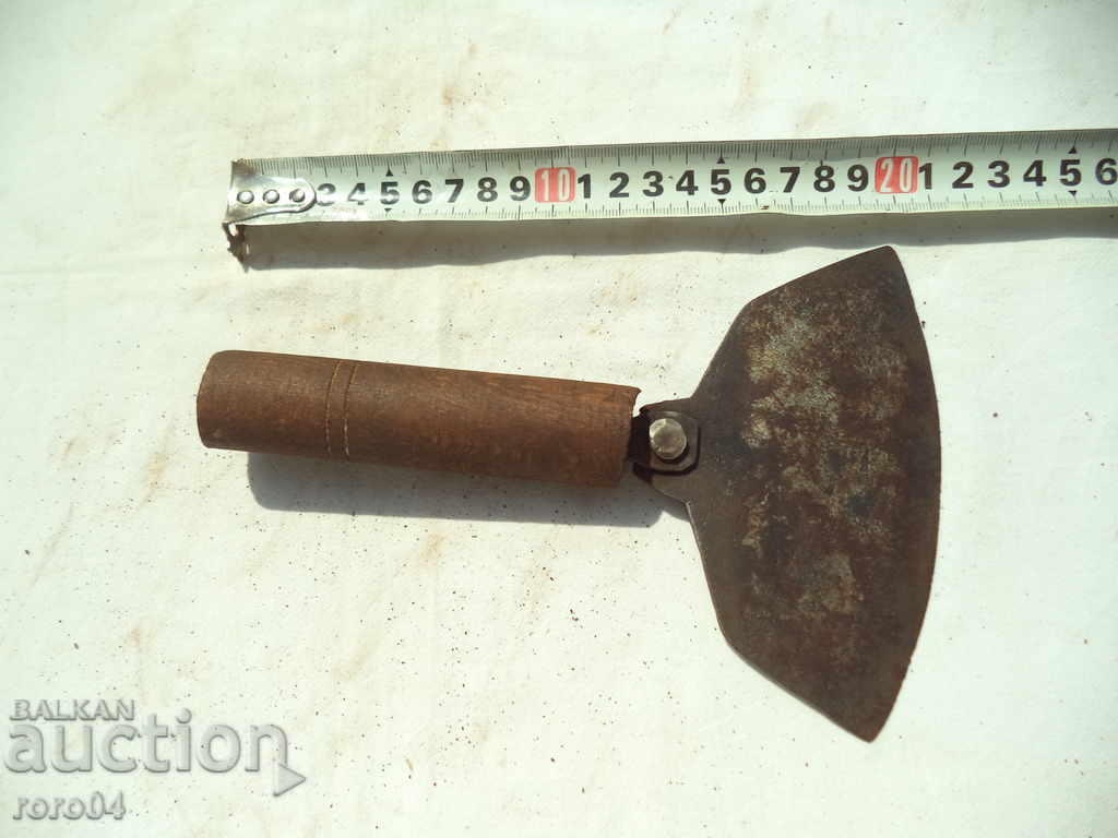 Delivery of OLD HANDMADE CROWN SARAH / FURNITURE Delivery of OLD HANDMADE CROWN SARAH / FURNITURE