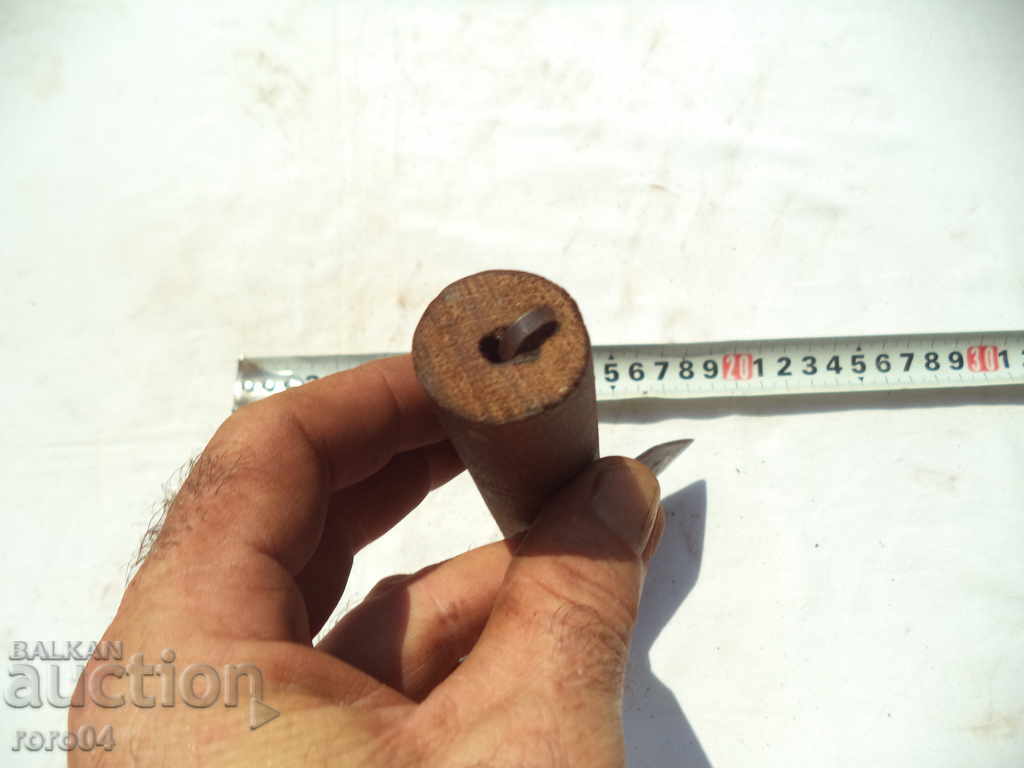 OLD HANDMADE CROWN SARAH / FURNITURE - 5 OLD HANDMADE CROWN SARAH / FURNITURE - 5