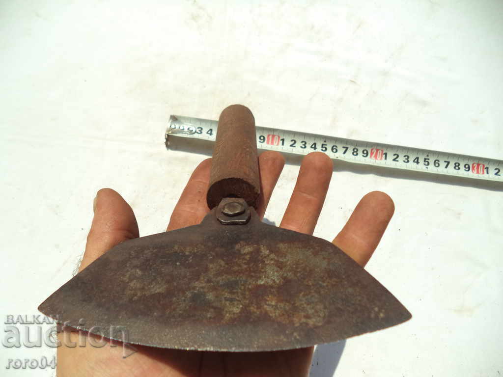 OLD HANDMADE CROWN SARAH / FURNITURE - 6 OLD HANDMADE CROWN SARAH / FURNITURE - 6