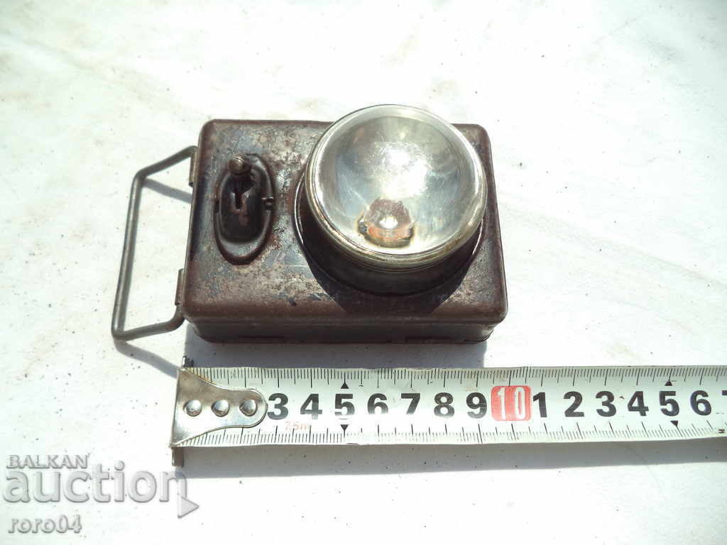 OLD GERMAN FENCER WITH HAWE - WW II LEAF - 5 OLD GERMAN FENCER WITH HAWE - WW II LEAF - 5