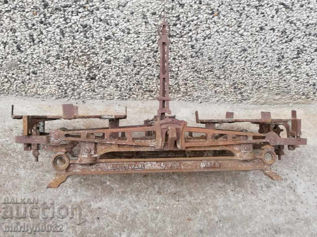 Old Viennese scale, balance, weight, steelyard Old Viennese scale, balance, weight, steelyard