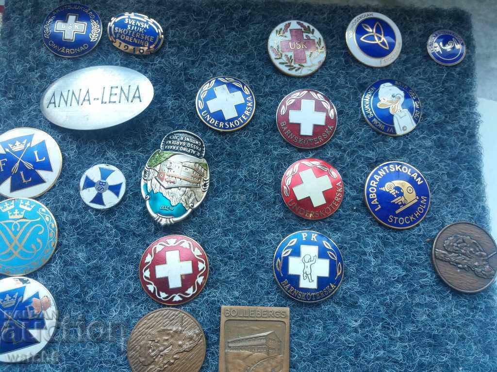 Delivery of Lot of old badges and plaques - Red Cross Delivery of Lot of old badges and plaques - Red Cross