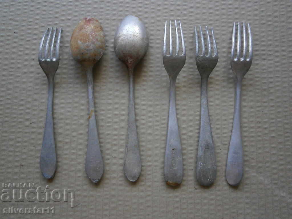 LOT antique aluminum forks with price 10.00 BGN | € 5.11 LOT antique aluminum forks with price 10.00 BGN | € 5.11