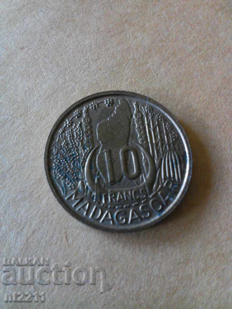 монета 10 франка френски Мадагаскар