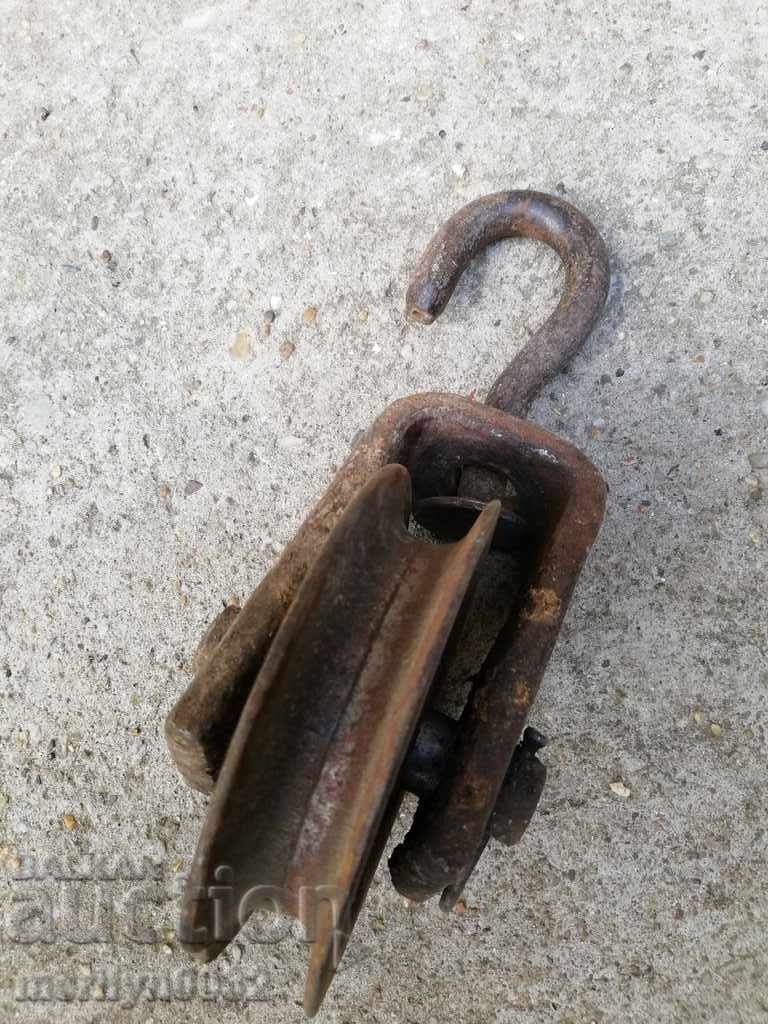 Reel pulley roller coaster with price 38.00 BGN | € 19.43 Reel pulley roller coaster with price 38.00 BGN | € 19.43