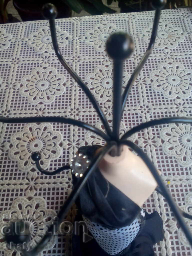 Delivery of Jewelery stand. Delivery of Jewelery stand.