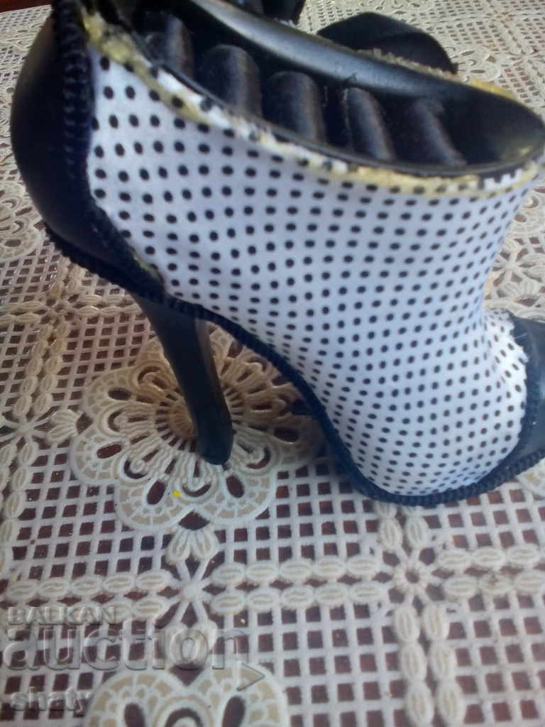 Jewelery stand. with price 20.00 BGN | € 10.23 Jewelery stand. with price 20.00 BGN | € 10.23