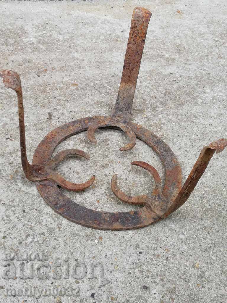 Saek, pistachio, wrought iron, hearth with price 39.00 BGN | € 19.94 Saek, pistachio, wrought iron, hearth with price 39.00 BGN | € 19.94