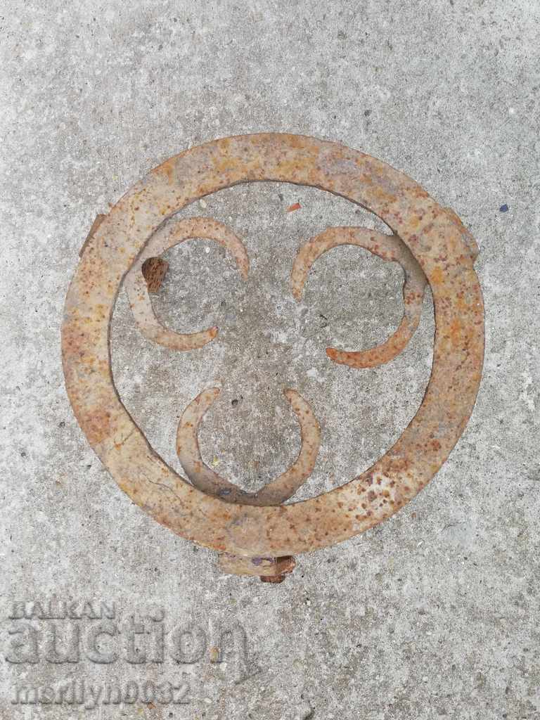 Delivery of Saek, pistachio, wrought iron, hearth Delivery of Saek, pistachio, wrought iron, hearth