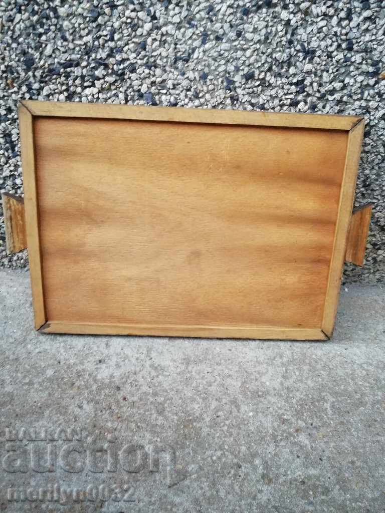 Auction An old decorated wooden tray Auction An old decorated wooden tray