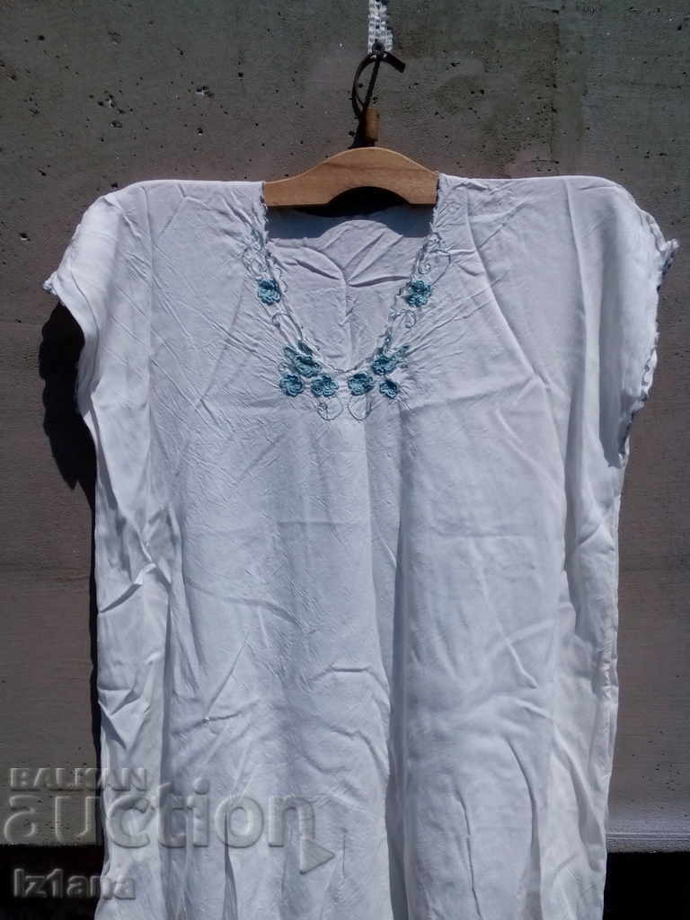 An old woman's nightgown with price 10.00 BGN | € 5.11 An old woman's nightgown with price 10.00 BGN | € 5.11