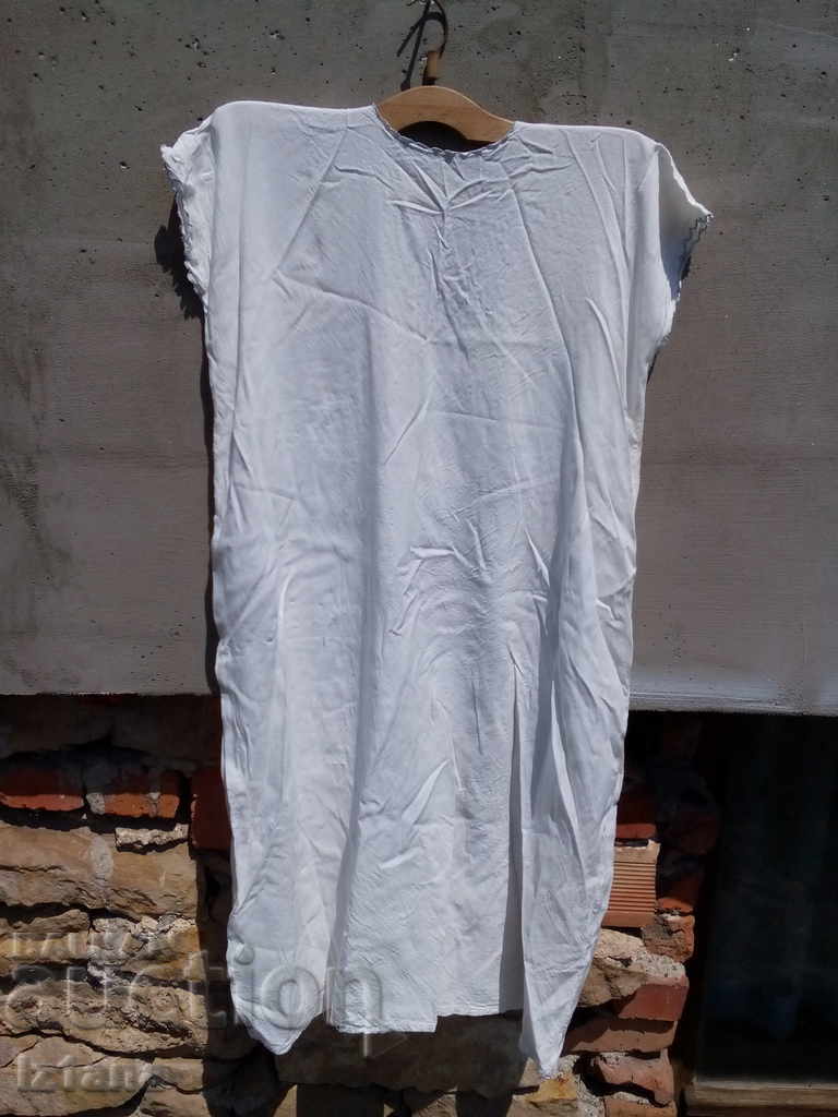 An old woman's nightgown - 6 An old woman's nightgown - 6