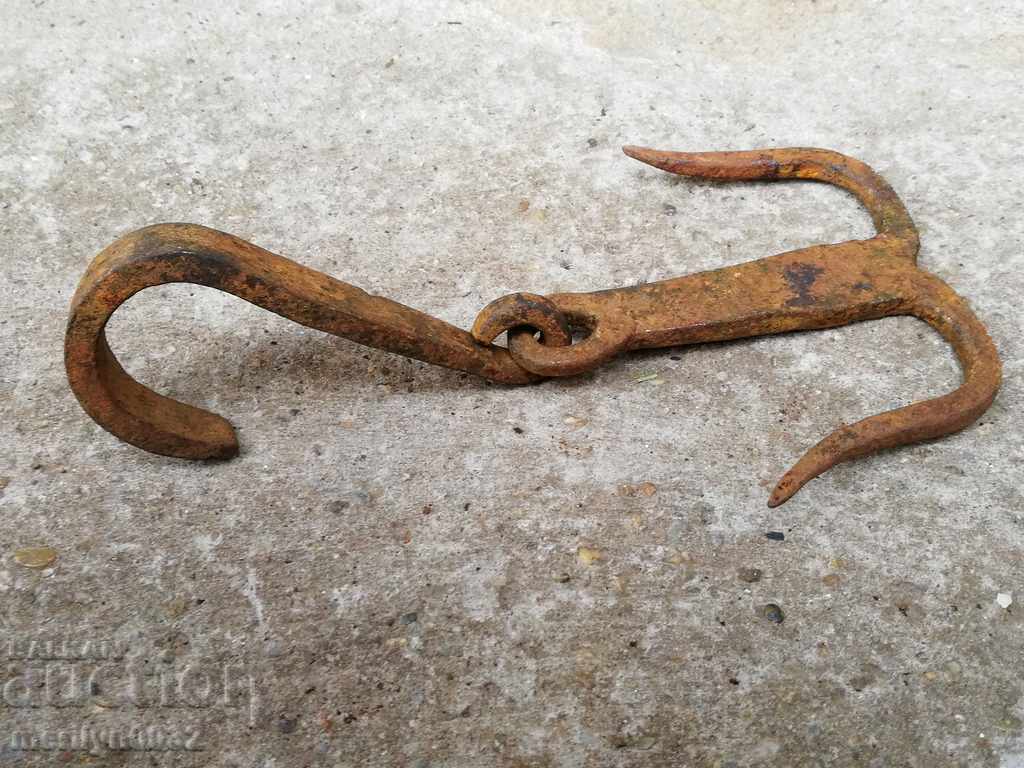 Old forged skinning hook, shackle, wrought iron anchor - 5 Old forged skinning hook, shackle, wrought iron anchor - 5