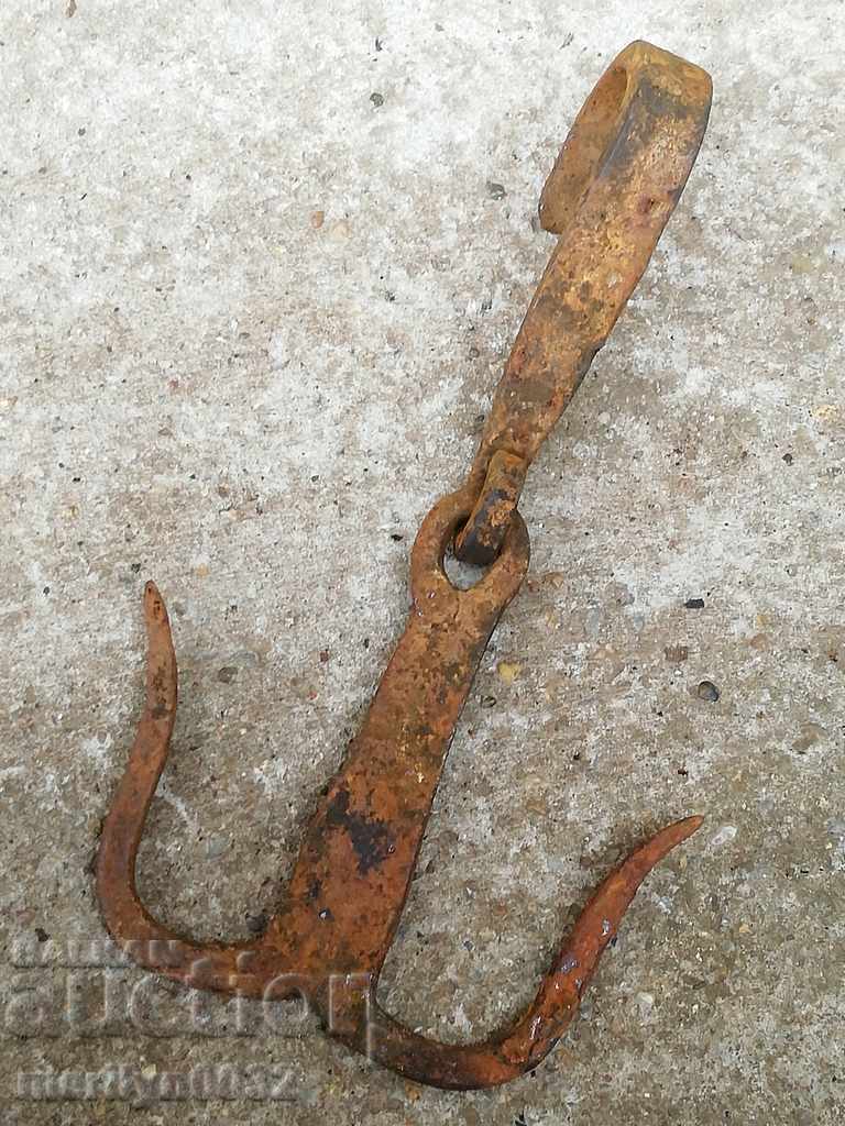 Old forged skinning hook, shackle, wrought iron anchor - 7 Old forged skinning hook, shackle, wrought iron anchor - 7