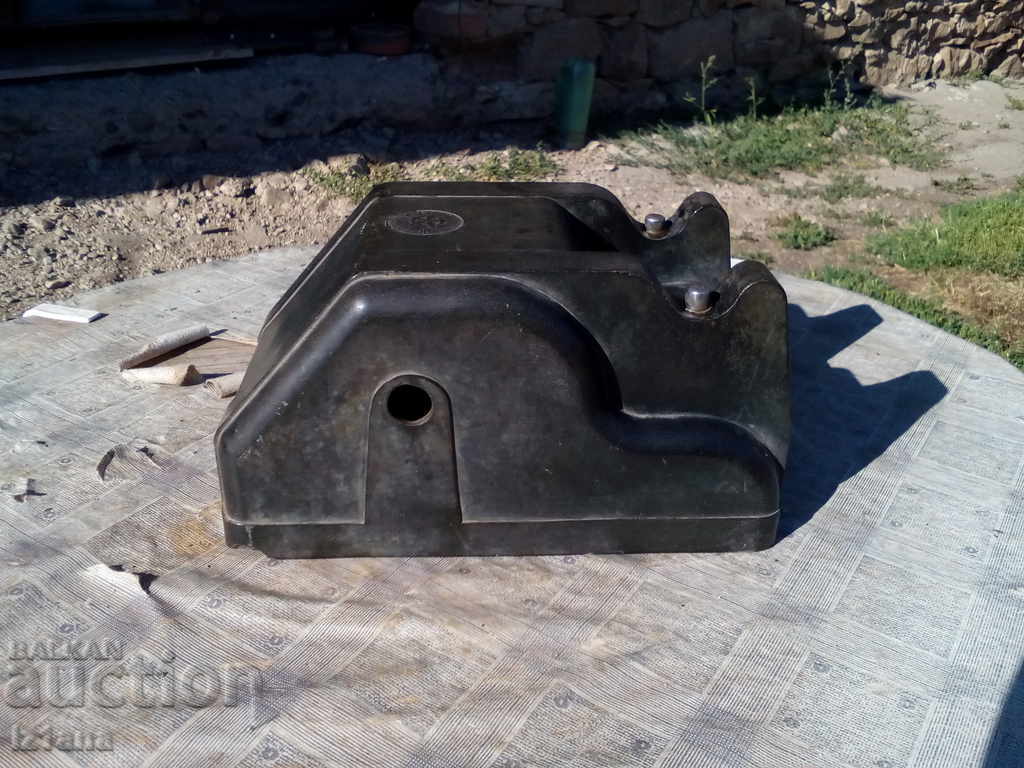 A box of an old phone - 6