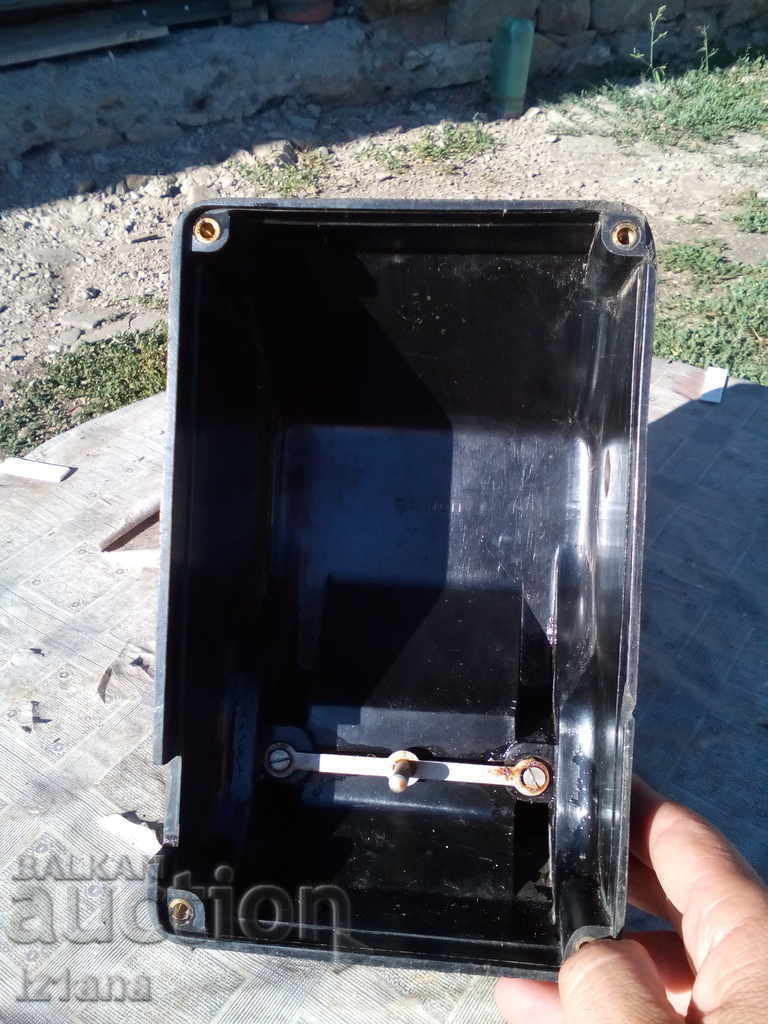 A box of an old phone - 7