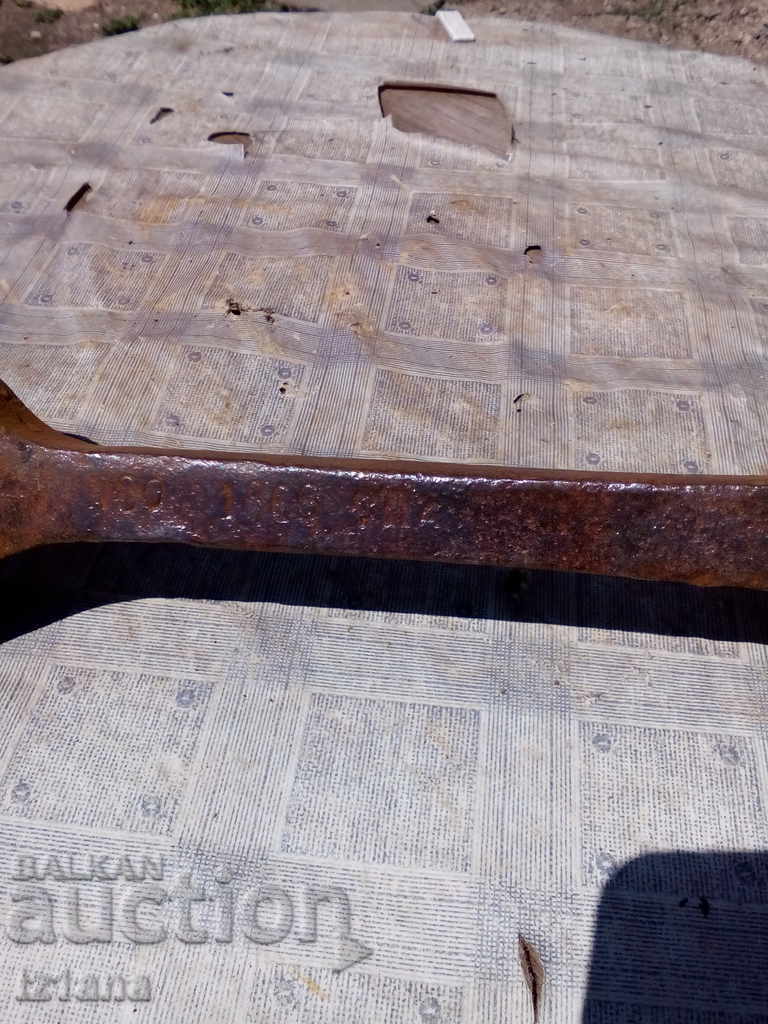 Delivery of An old wrench