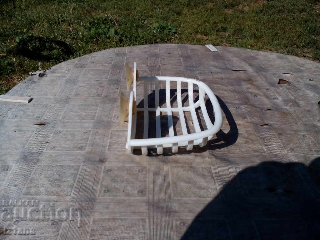 An old soap dish with price 7.00 BGN | € 3.58 An old soap dish with price 7.00 BGN | € 3.58