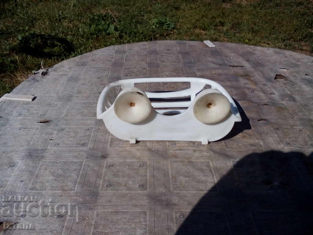 Auction An old soap dish Auction An old soap dish