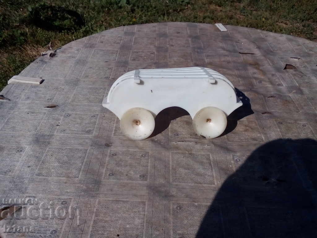 An old soap dish - 5 An old soap dish - 5