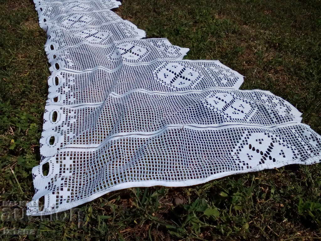 Old lace for a curtain - 5