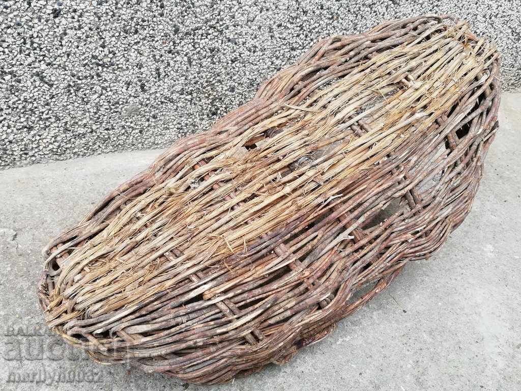 Παράδοση Παλιό ψάθινο καλάθι, ξύλινο Παράδοση Παλιό ψάθινο καλάθι, ξύλινο