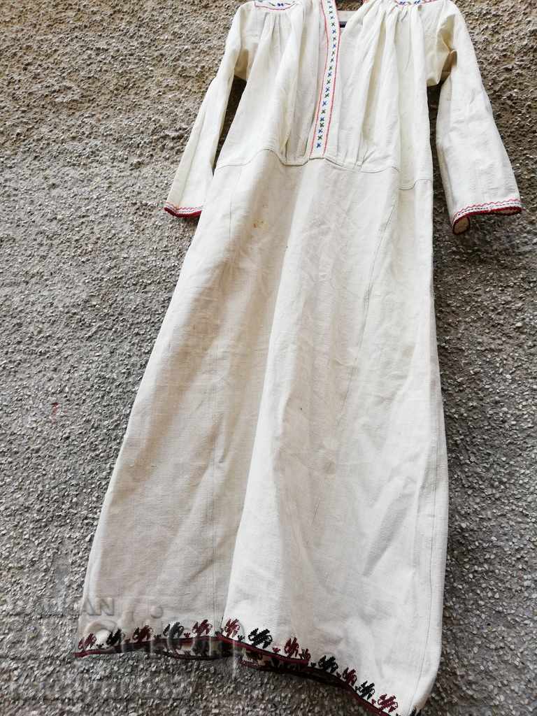 Auction Old women's shirt hand embroidery of chaise longue sukman Auction Old women's shirt hand embroidery of chaise longue sukman